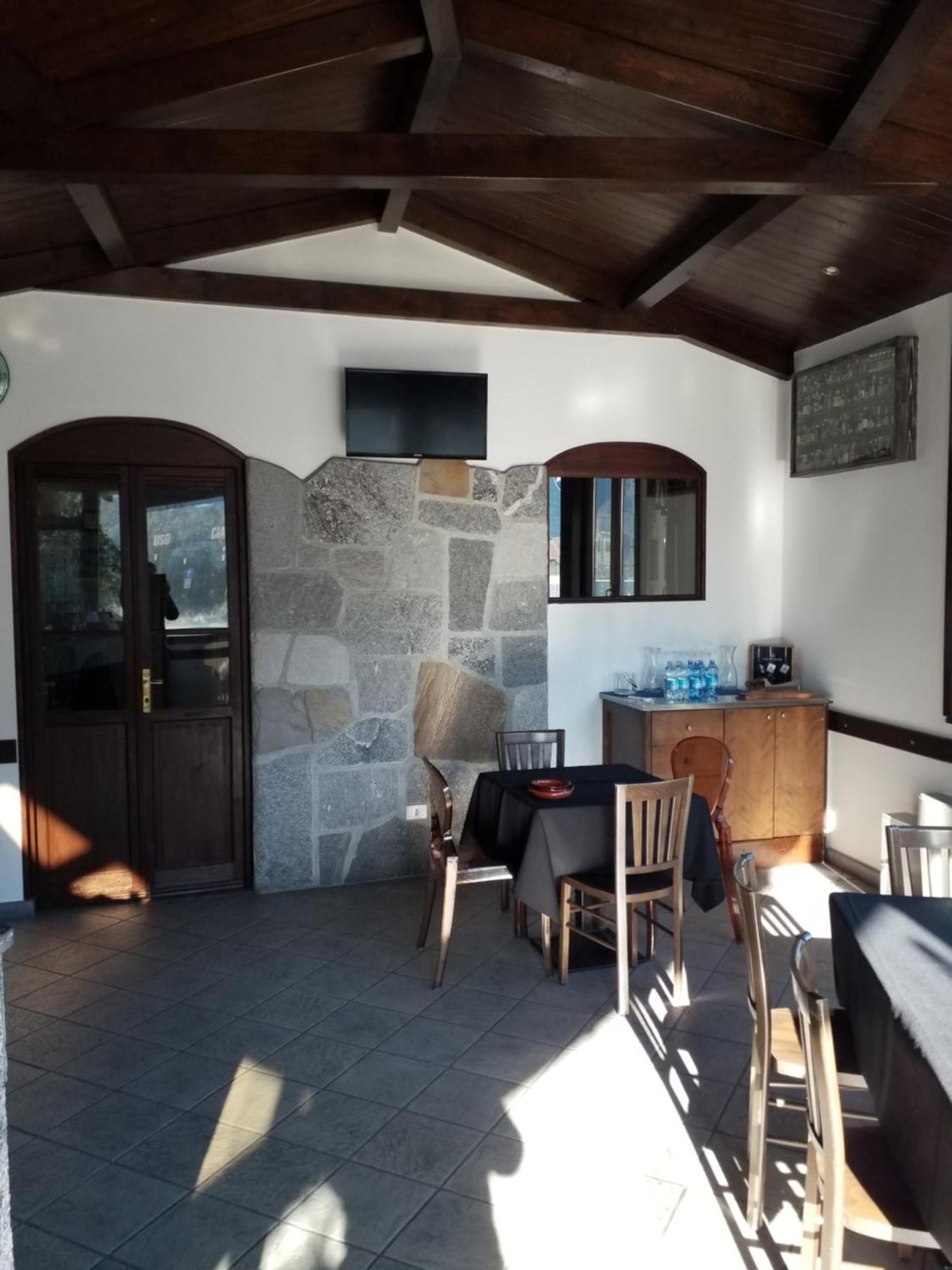 多莫多索拉Casa Nunzia住宿加早餐旅馆 外观 照片