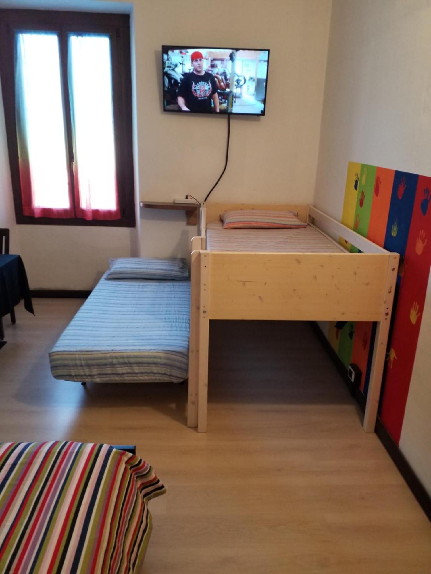 多莫多索拉Casa Nunzia住宿加早餐旅馆 外观 照片